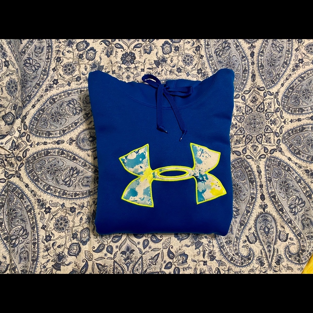 Athletic wear sweatshirt